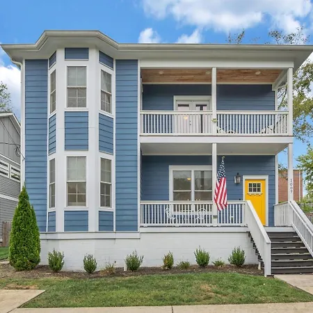Cma Fest The Bluebelle E Nash Songwriter Stay 3 Bed 3 Bath Hot Tub Fenced Yard 30 Or More Days By Skyrun Nashville